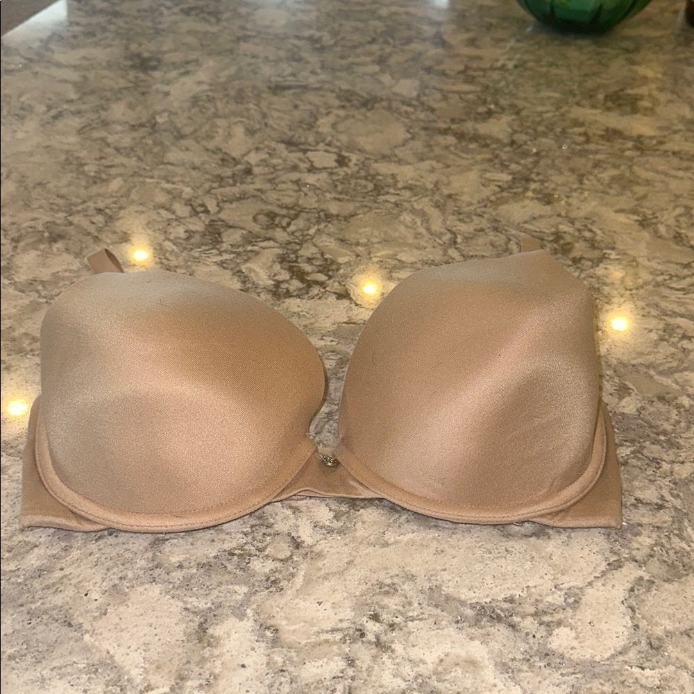 💗 Betsey Johnson Intimates Nude Underwire Bra – Size 32B